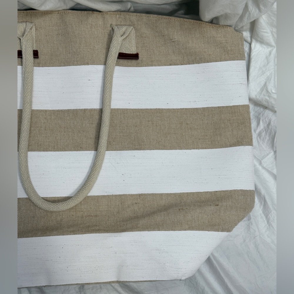 Women’s Large Tan and White Striped Reusable Tote Bag. - Picture 8 of 16